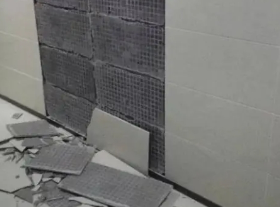 凤庆瓷砖空鼓维修公司分享下凤庆墙砖松动维修的知识